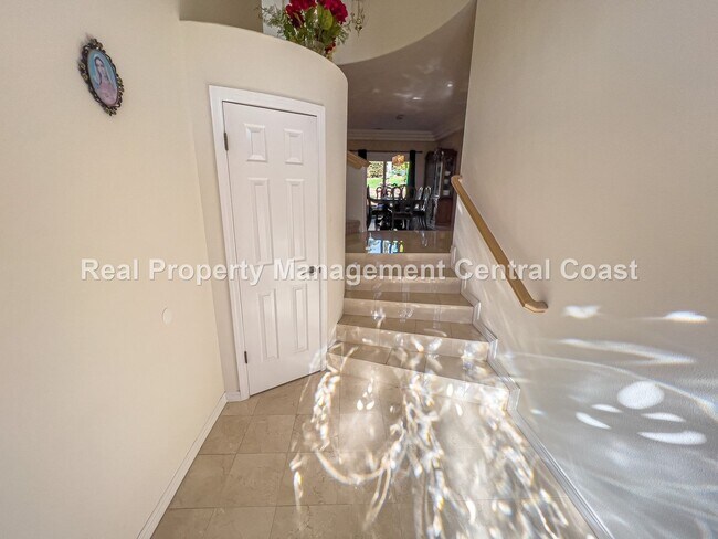 Foto del edificio - AVAILABLE NOW - Furnished Luxury Home in P...