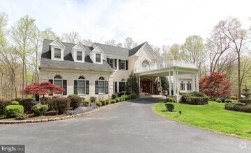 Building Photo - 7808 Hill House Ct