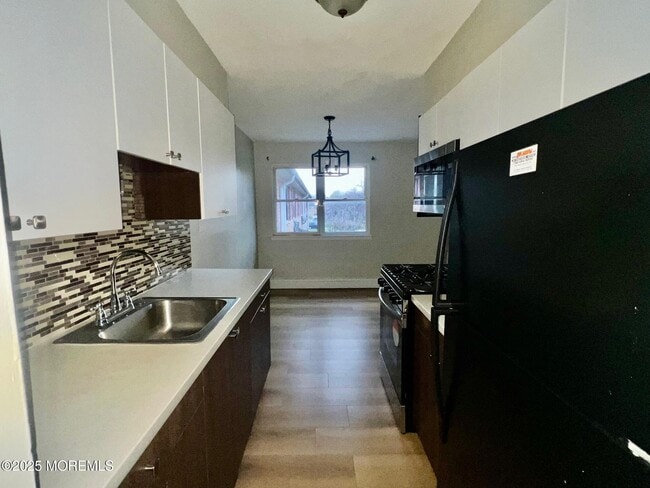 Building Photo - 12 Manchester Ct