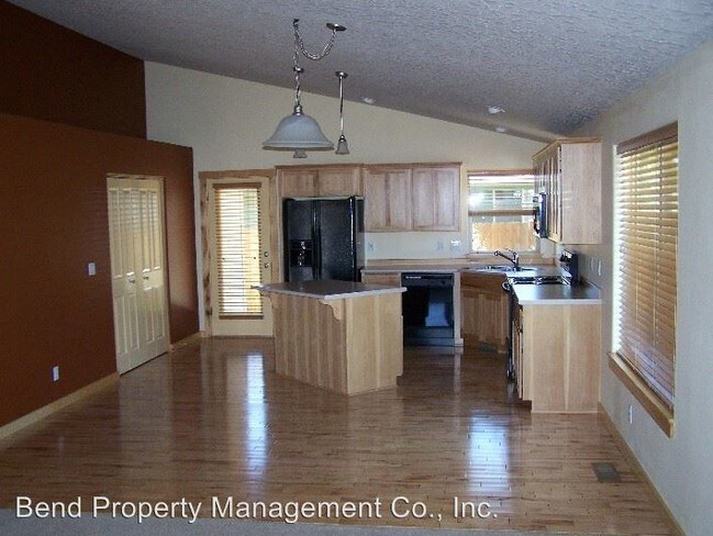 Building Photo - 20509 Prospector Loop