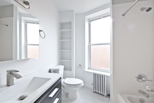 Foto del edificio - 103 3rd Pl