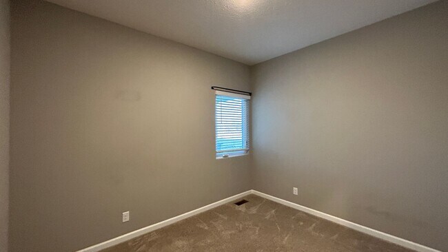 Foto del edificio - 3 bedroom townhome