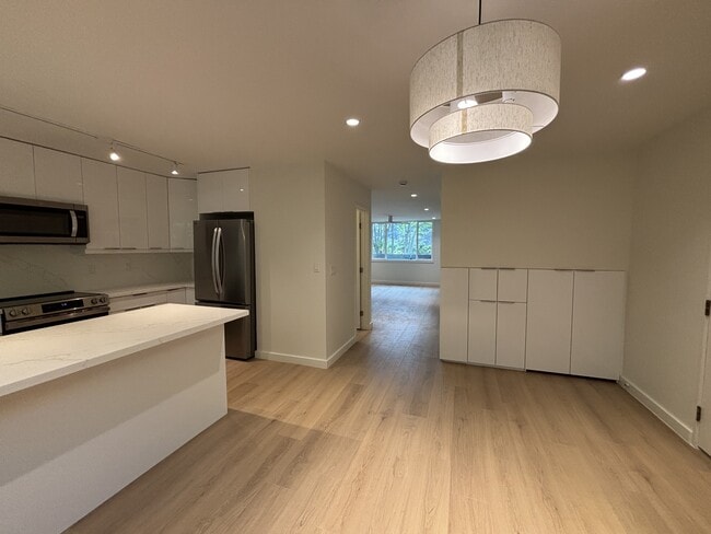 Building Photo - 500 Kawaihae St