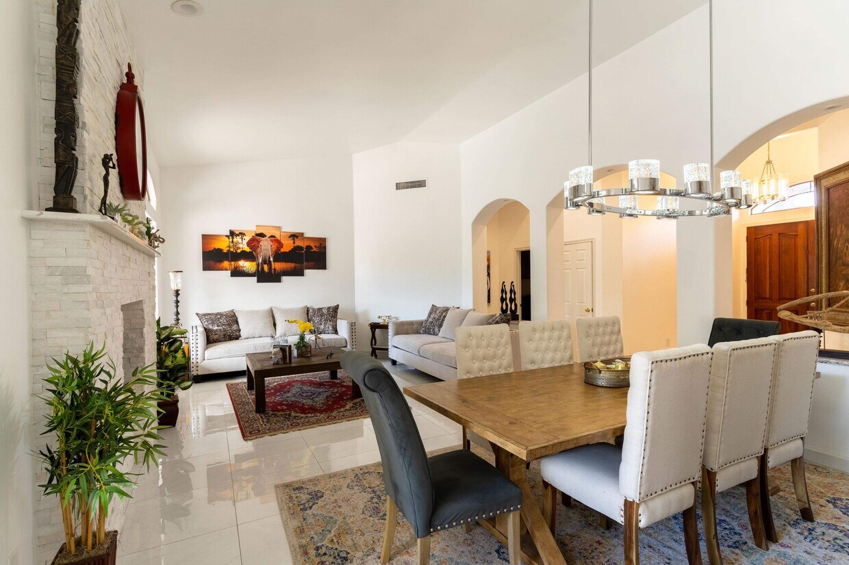 Primary Photo - 3600 N Sabino Creek Pl