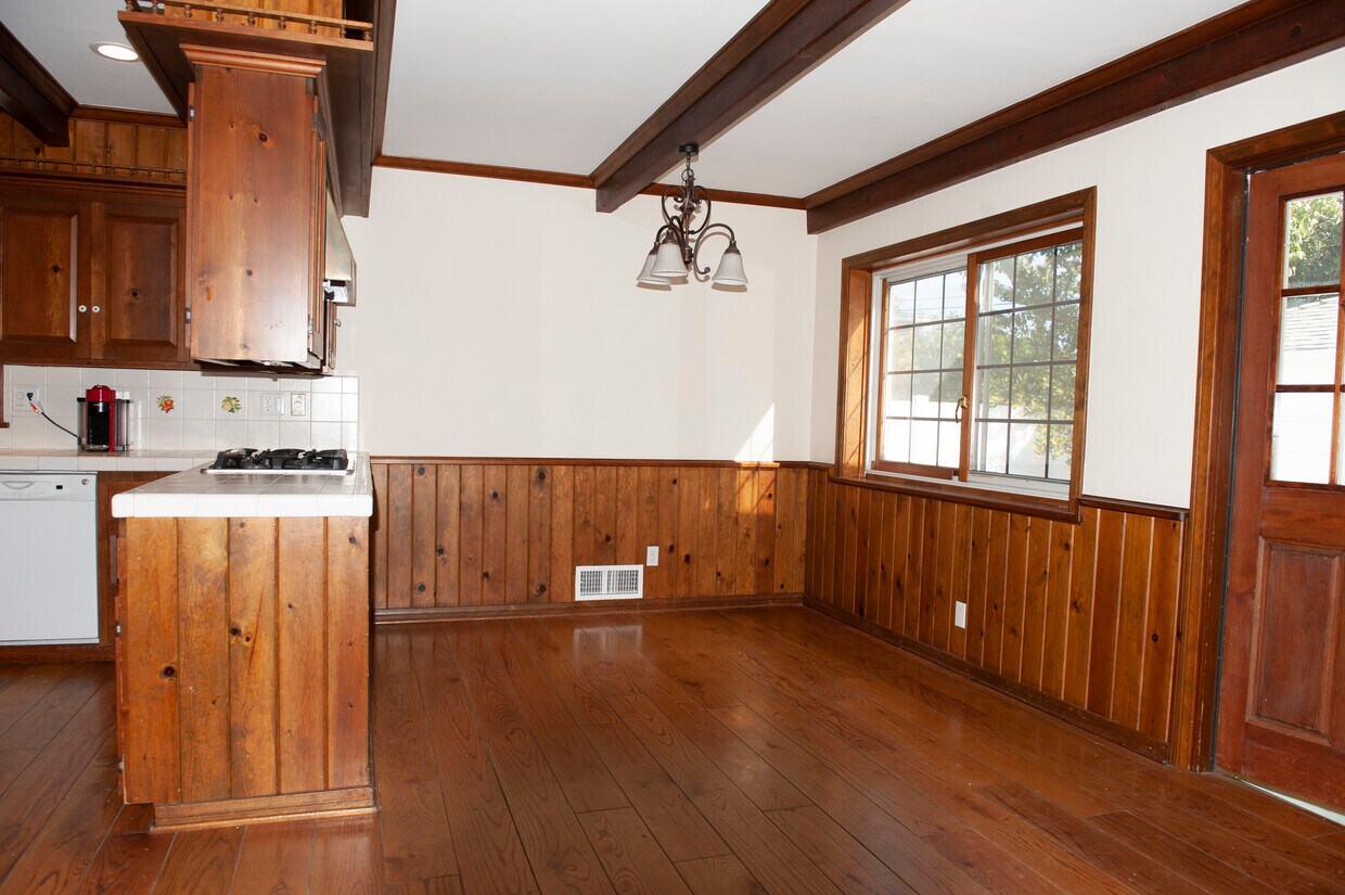 Foto principal - 5436 Crebs Ave