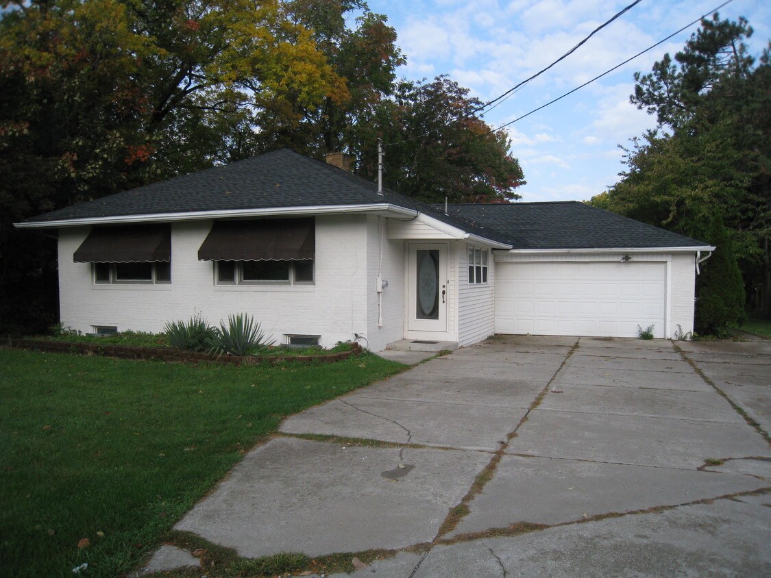 3136 W 38th St, Erie, PA 16506 House Rental in Erie, PA