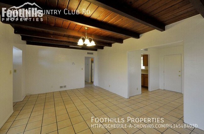Building Photo - Central 3 Bedroom on Large Lot