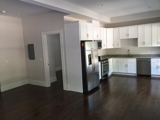 Building Photo - No Brokers Fee, Newton Center Area. 3 Level of Living Space/ Central AC, In-Unit Laundry. Parking...
