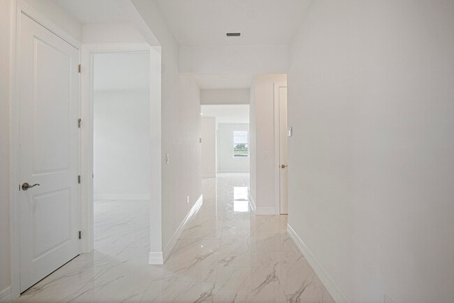 Building Photo - 10353 SW Captiva Dr