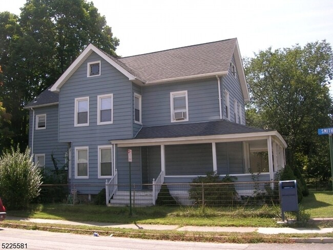 Building Photo - 932 Ringwood Ave