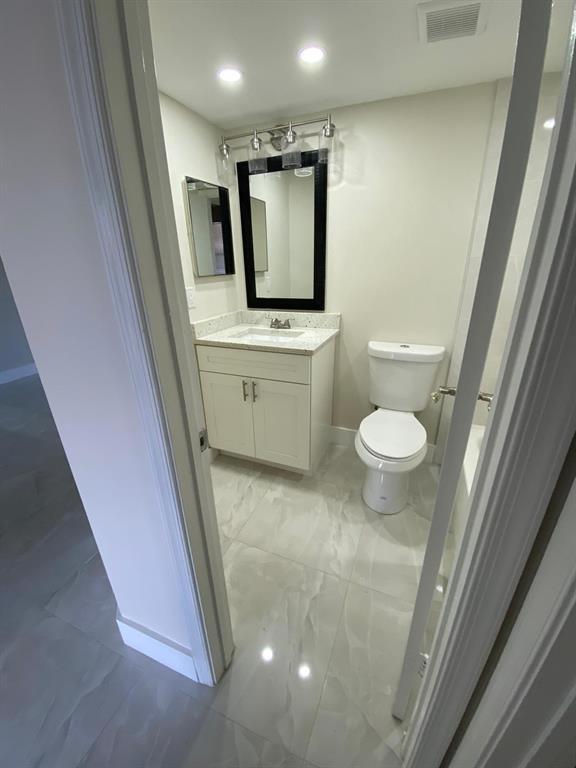 Building Photo - 8830 Royal Palm Blvd