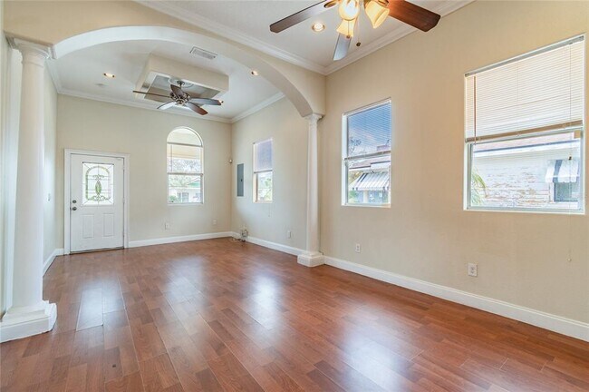 Building Photo - 2129 W Cypress St