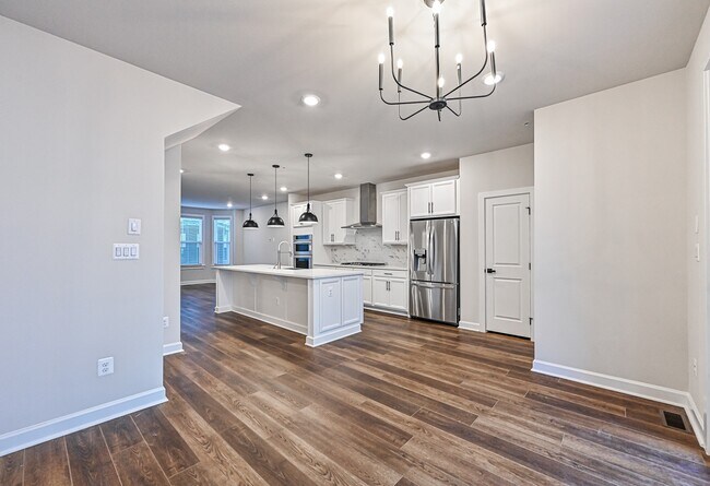 Kitchen - 211 Market Sq NW