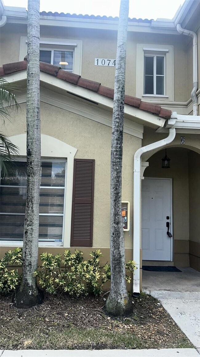 Foto del edificio - 10740 NW 83rd St