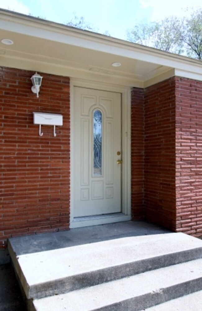 Foto del edificio - Rarely available and ready for immediate move in!