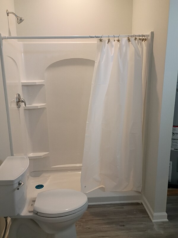 Foto del edificio - 121 Rose Lk Dr