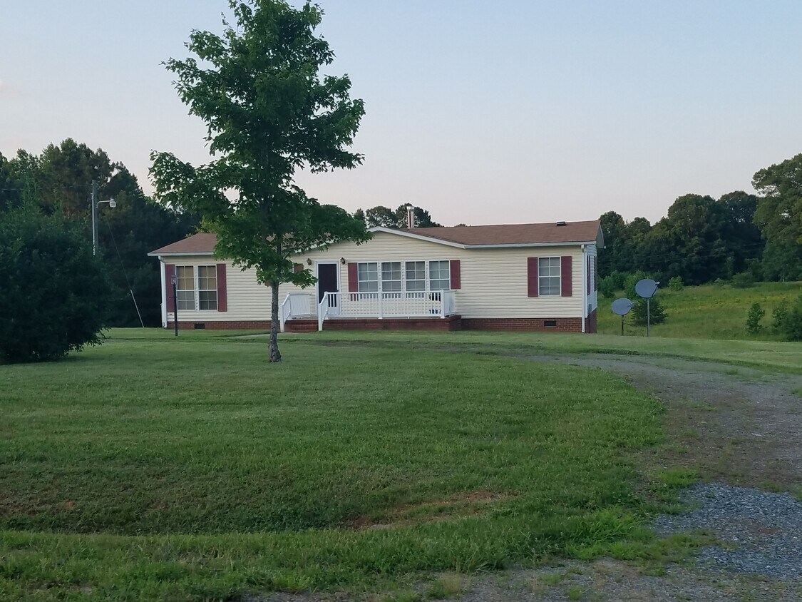 1051 Cliborne Trail, Halifax, VA 24558 House Rental in Halifax, VA