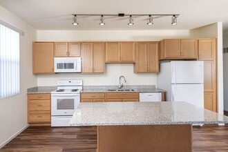Building Photo - Estrella Springs at Canyon Trails