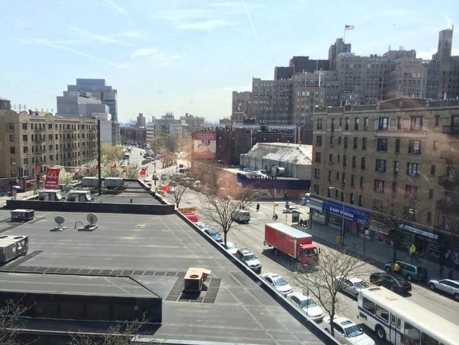 Building Photo - 611 W 171st St