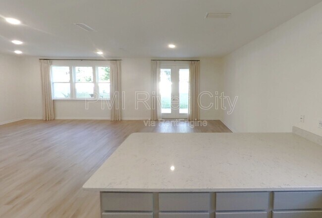 Building Photo - 227 Boulder Ln