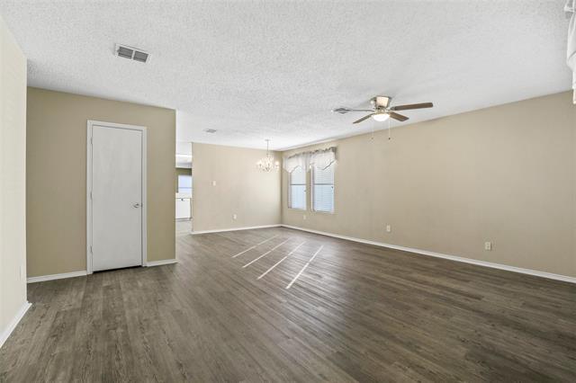 Foto del edificio - 8609 Clear River Ln