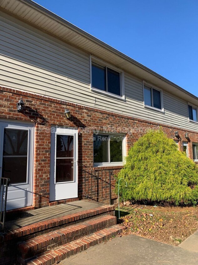 Foto del edificio - 7307 Jackson Ave