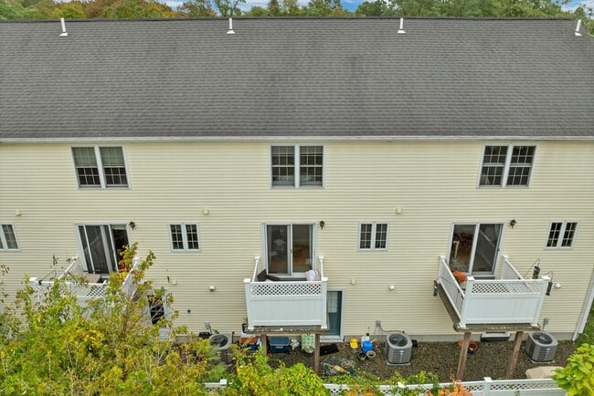 Building Photo - 6 Partridge Ln