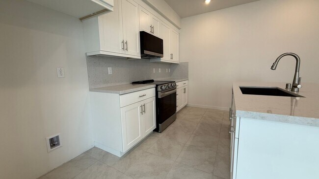 Foto del edificio - Brand new condo in Glendora - all the bells and whistles!