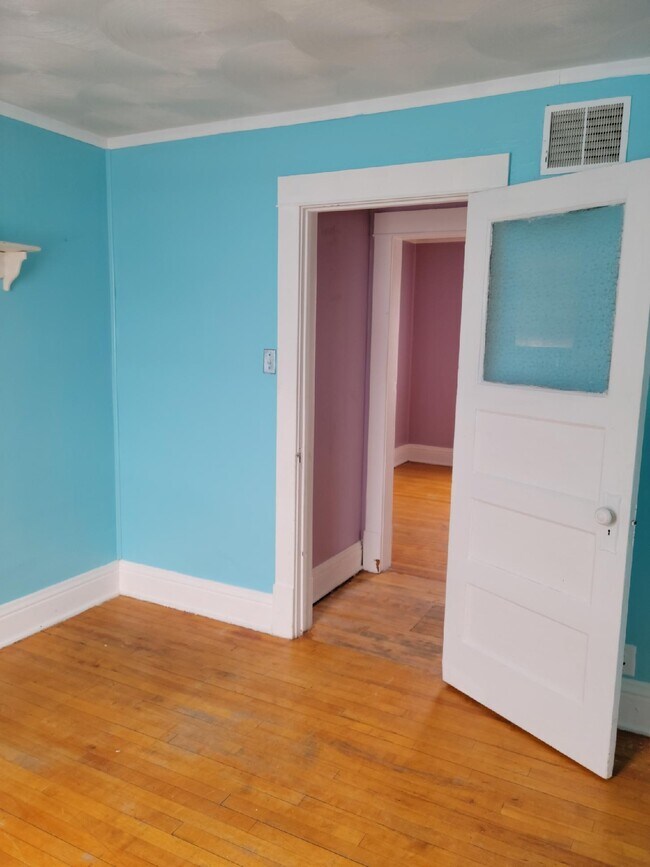 Bedroom - 26 S Main St