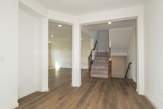Building Photo - 608 Highland Pr Dr