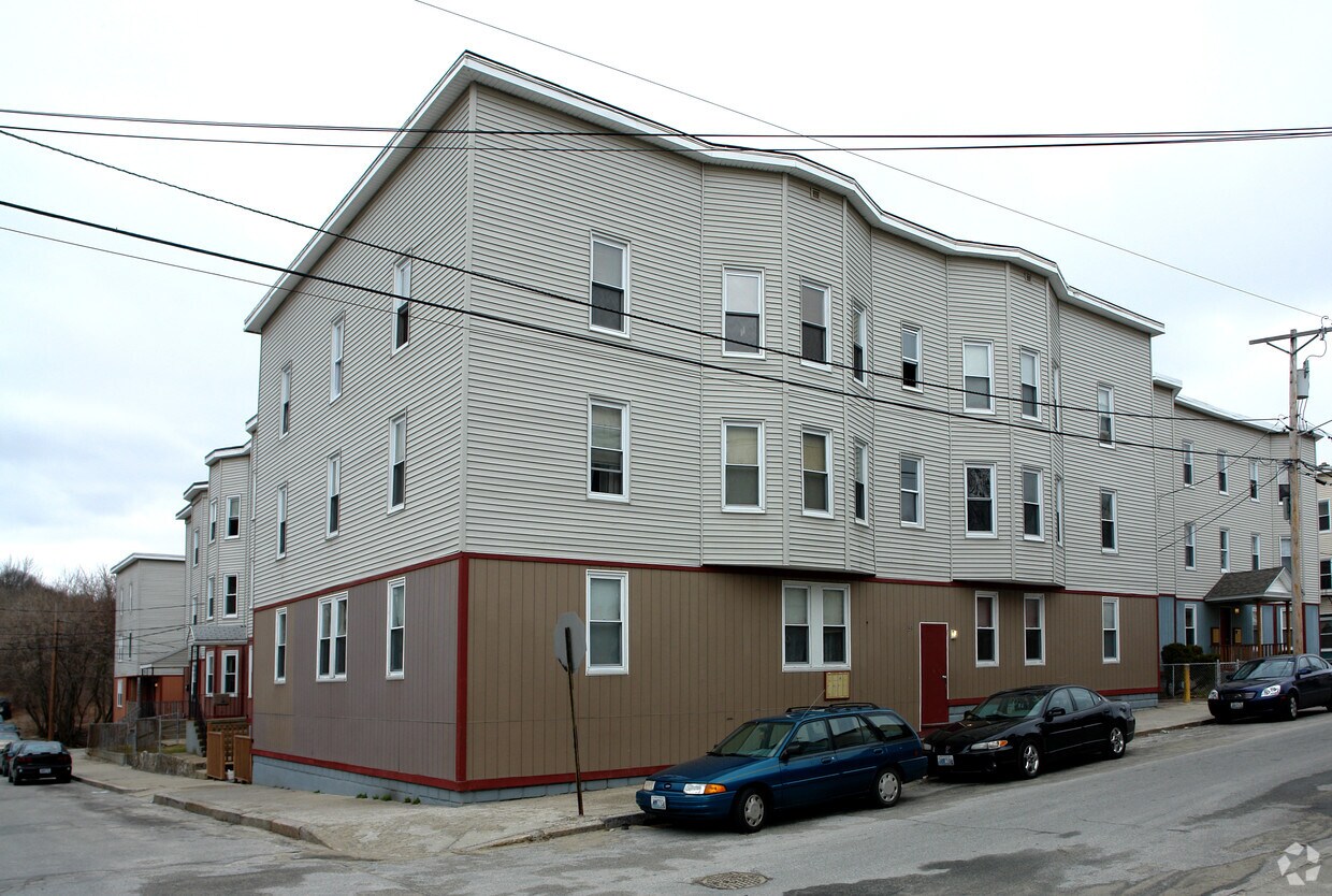 89 Chestnut St, Woonsocket, RI 02895 Apartments in Woonsocket, RI