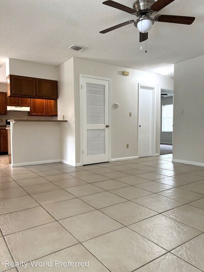 Building Photo - 2 br, 2 bath House - 493 Tamarack St.