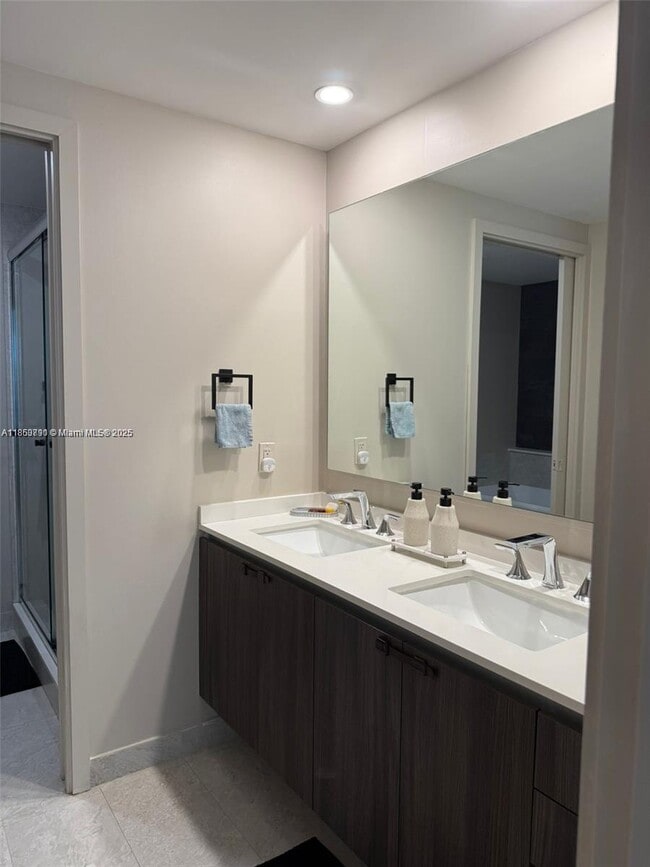 Foto del edificio - 488 NE 18th St