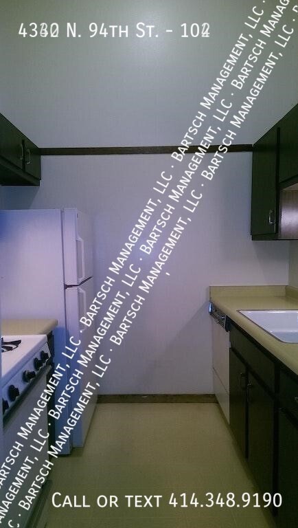 Building Photo - 4332 N 94th St