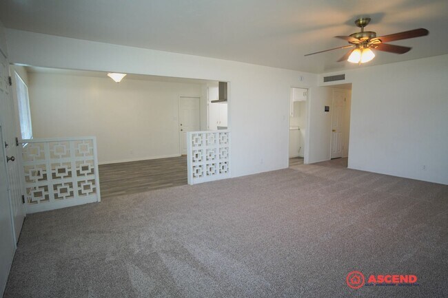 Foto del edificio - Cute Home Near Valley Plaza Mall!