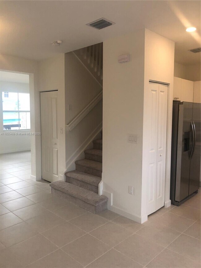 Foto del edificio - 12353 NW 23rd Ct