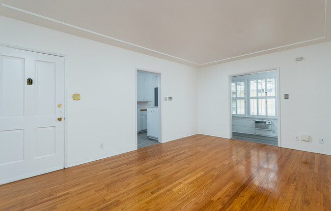 Building Photo - 1103 Graynold Ave
