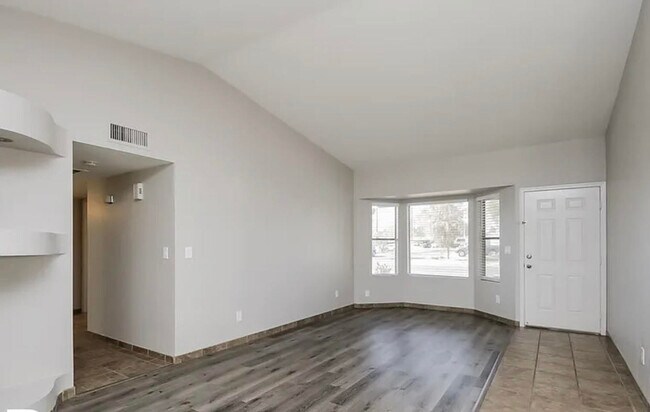 Building Photo - 1811 N Cheri Lynn Dr