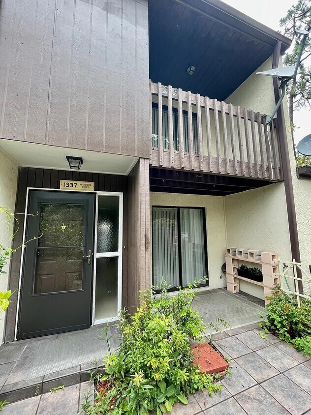 Primary Photo - 1331 Windsor Dr