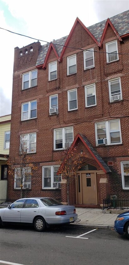 Foto principal - 135 40th St