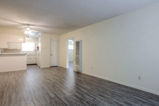 Foto del edificio - 1521 Rutland St
