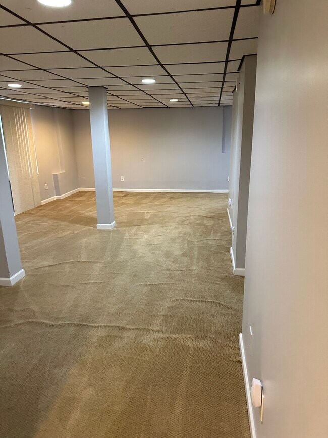 Building Photo - 1257 Evangeline Dr