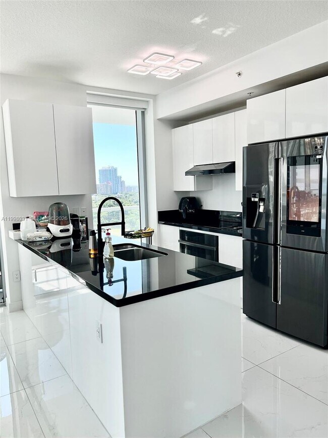 Foto del edificio - 79 SW 12th St
