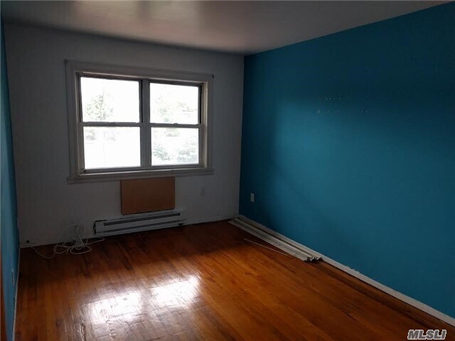 Foto del edificio - 210-28-210-23 23rd Ave