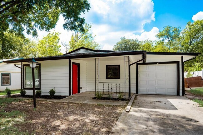 Building Photo - 809 Hackamore St