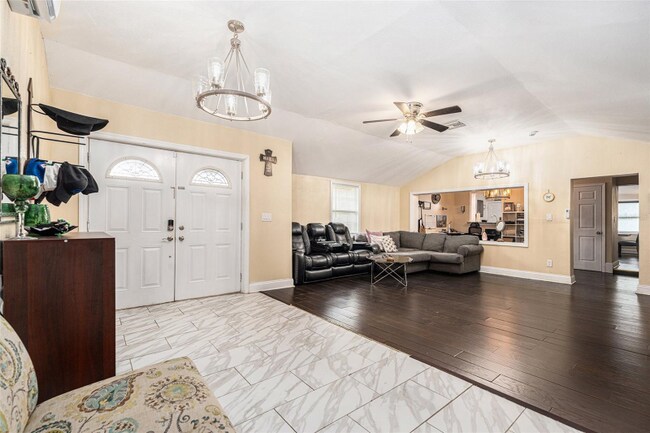 Foto del edificio - 9220 McIntosh Rd