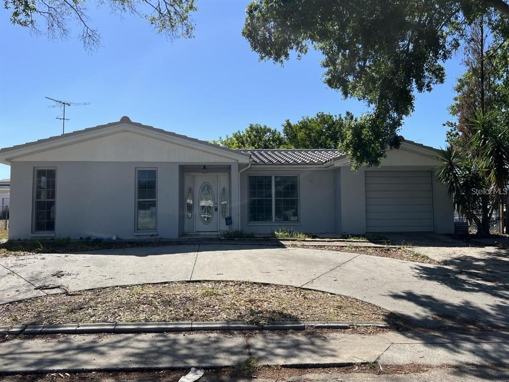 Foto principal - 9011 St Clair Ln