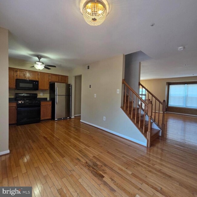 Foto del edificio - 940 Newington Ct