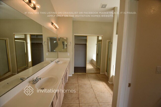 Building Photo - 7255 E Madero Ave