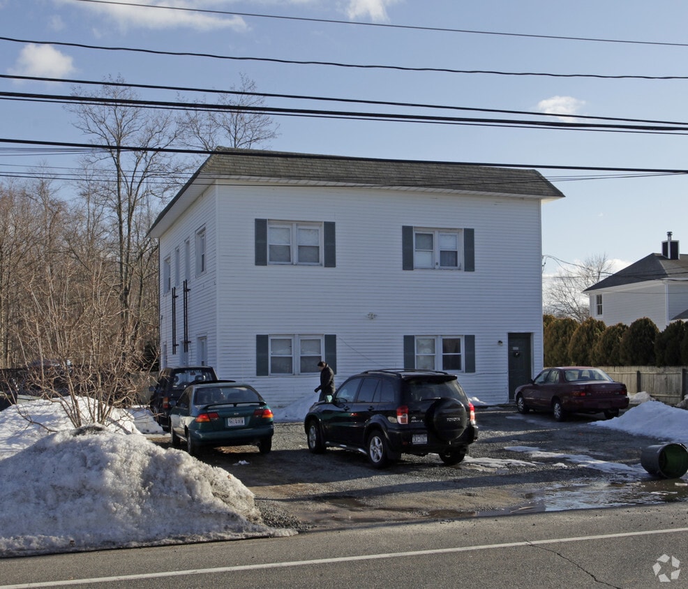 413 Old Montauk Hwy, Eastport, NY 11941 Apartments in Eastport, NY